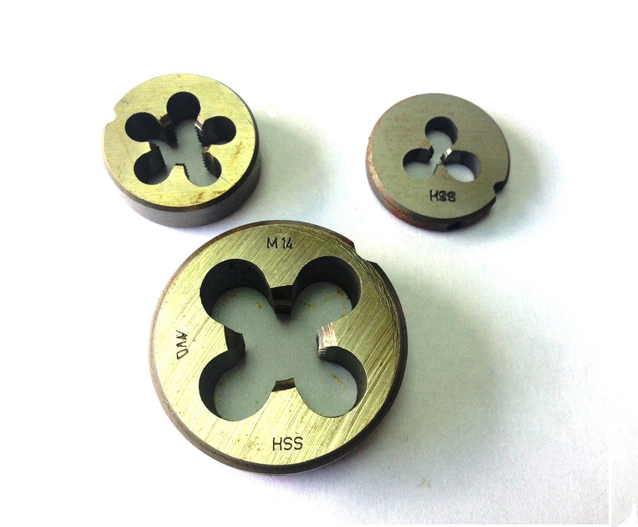 Dado exterior HSS en milímetros para corte de roscas